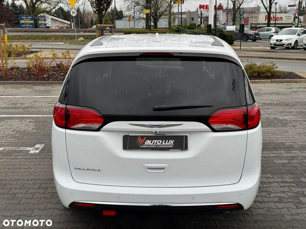 Chrysler Pacifica - 18