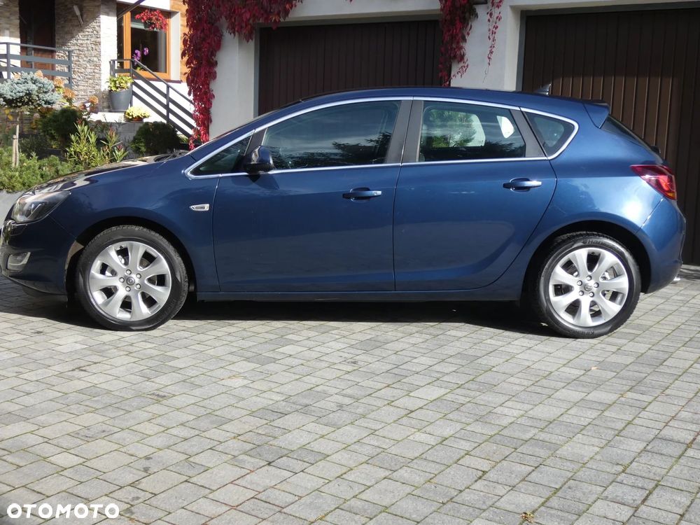 Opel Astra 1.4 T Cosmo S&S - 13