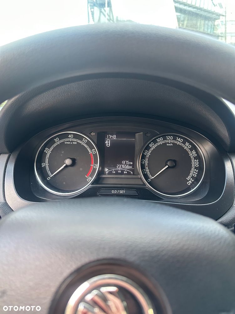 Skoda RAPID Spb 1.0 TSI Active - 10