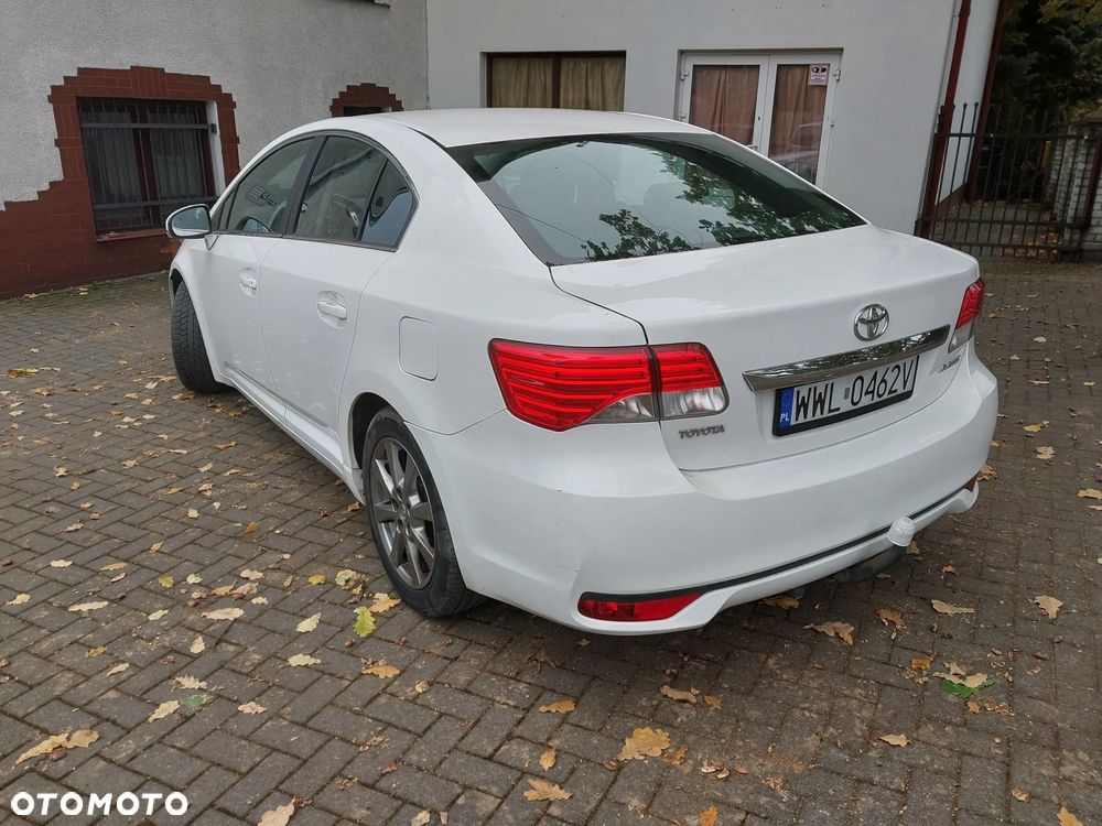 Toyota Avensis - 2