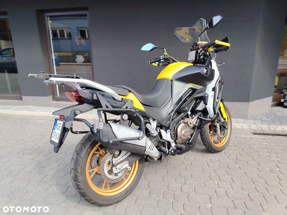 QJMOTOR SVT 650 - 7