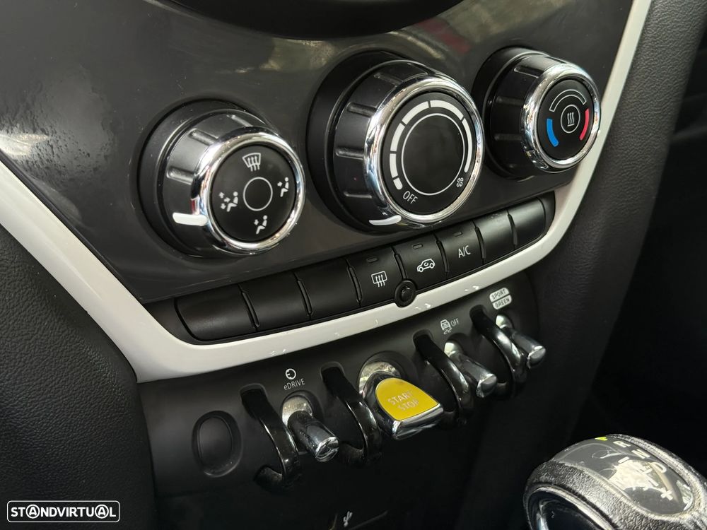 MINI Countryman Cooper SE ALL4 Auto - 17