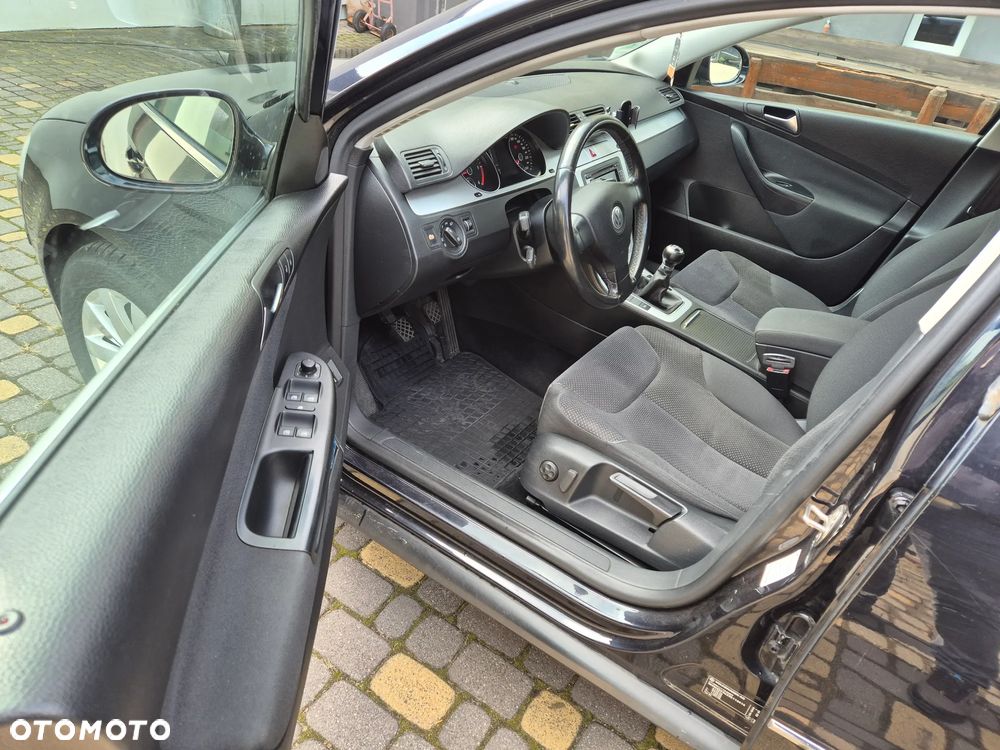 Volkswagen Passat Variant 2.0 TDI SCR (BlueMotion Technology) Comfortline - 9
