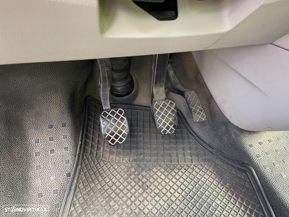 VW Transporter 2.0 TDI TC Extra AC - 27