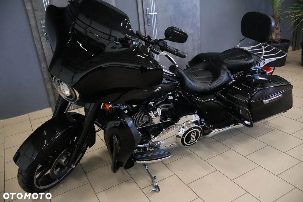 Harley-Davidson Touring Street Glide - 16
