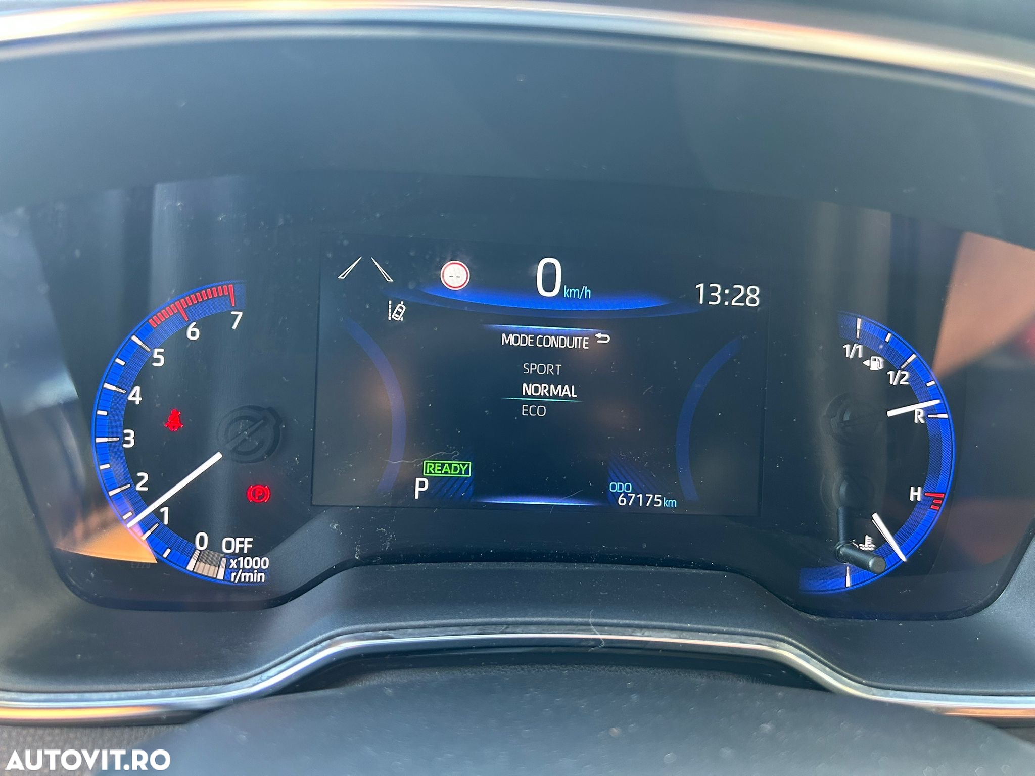Toyota Corolla 1.8 Hybrid Comfort - 14