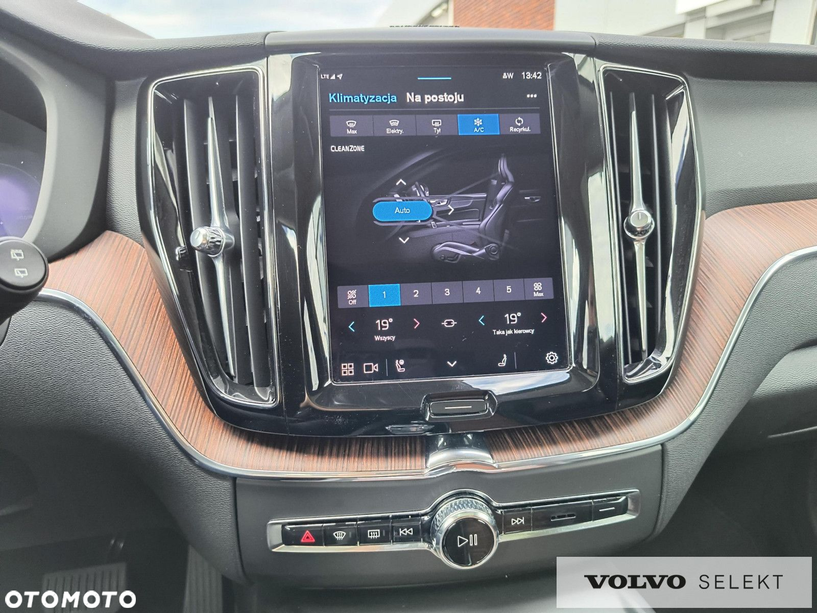 Volvo XC 60 - 32