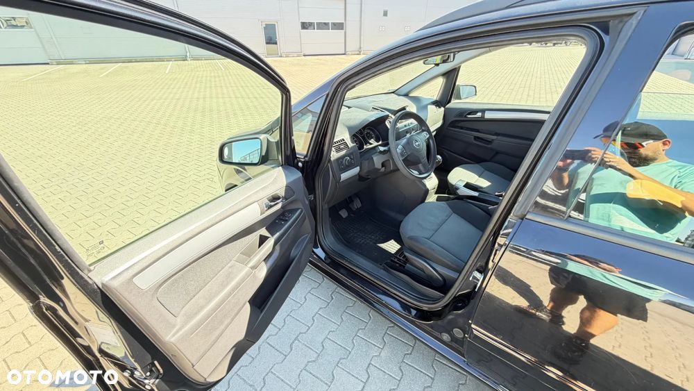 Opel Zafira 1.6 Enjoy - 22