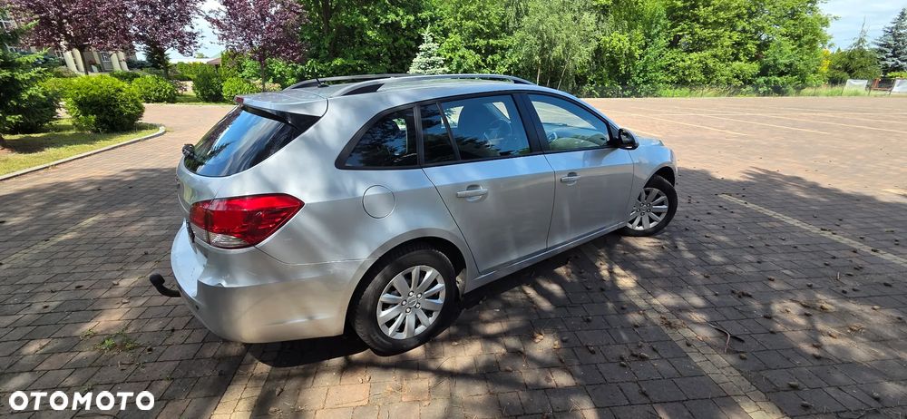Chevrolet Cruze 1.6 LS - 27