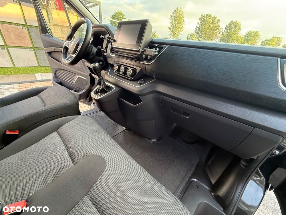 Renault Trafic 2.0 dCi - 19
