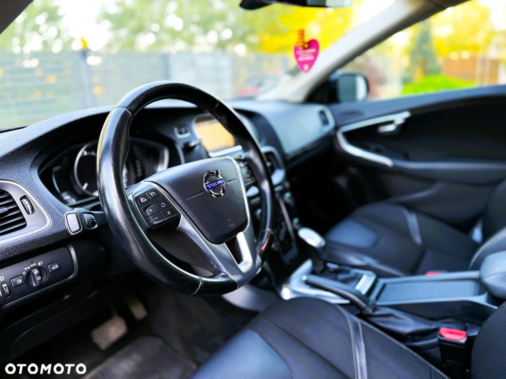 Volvo V40 D3 Momentum - 18