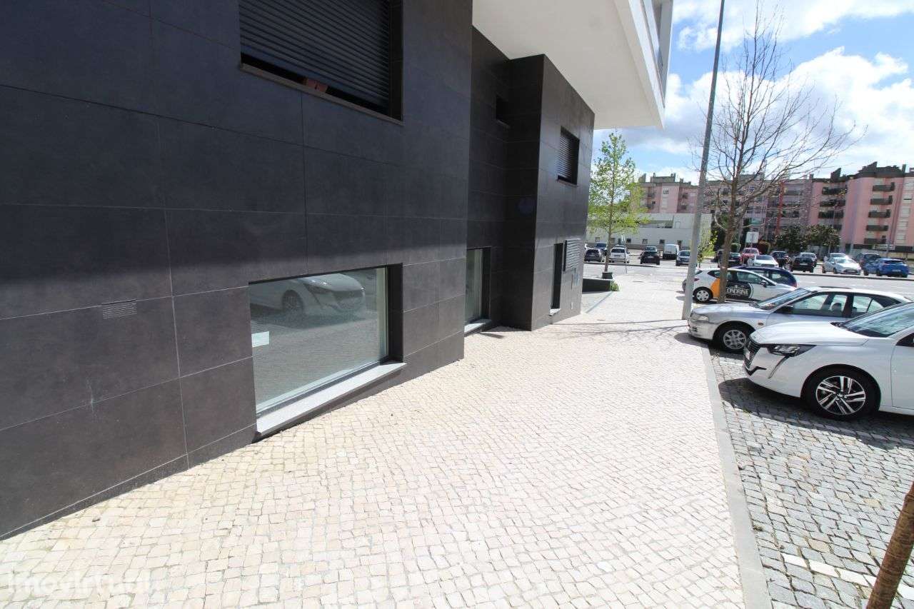 Nova Loja Junto ao Centro – Excelente Localização - Grande imagem: 4/11