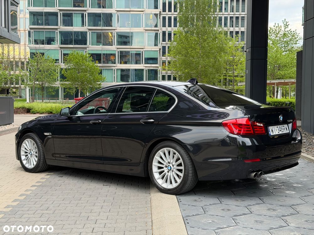 BMW Seria 5 528i xDrive - 7