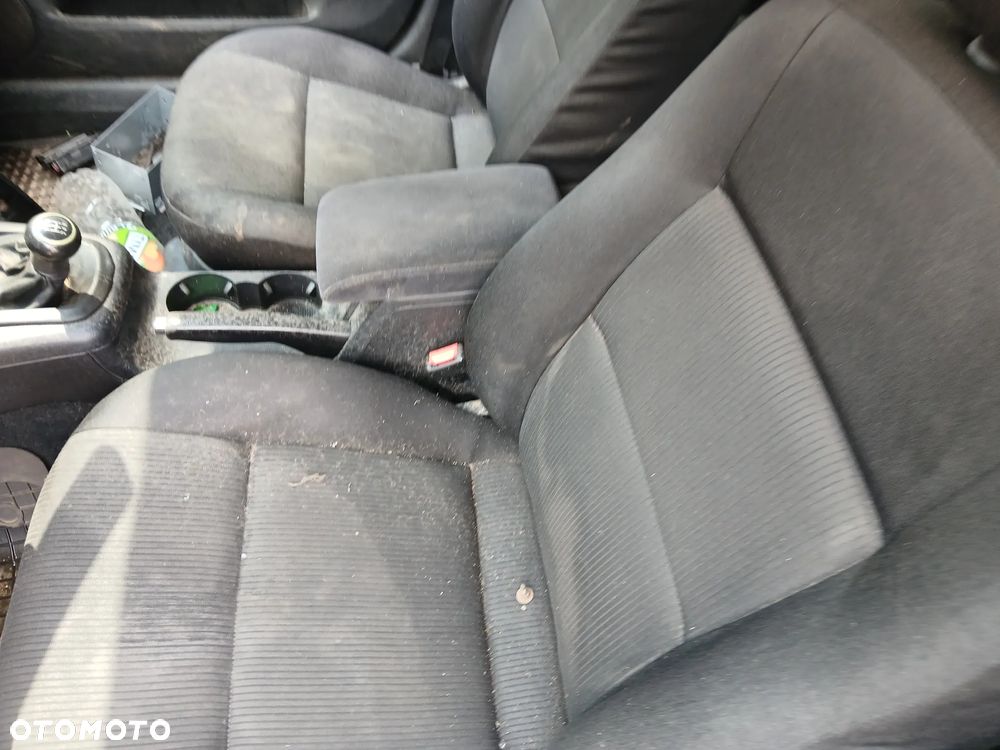 vw passat b5 FL fotel kanapa deska kokpit podsufitka boczek podłokietnik licznik panel szyb - 5