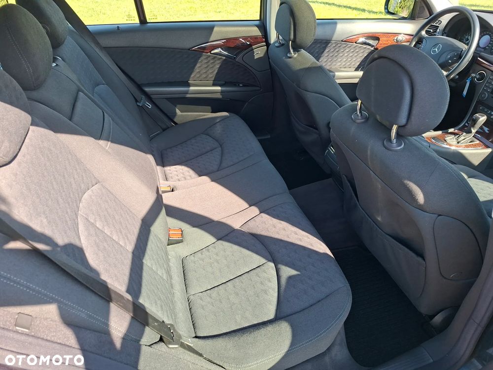 Mercedes-Benz Klasa E 200 Kompressor Automatik Classic - 14