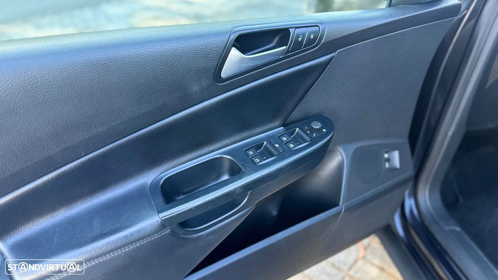 VW Passat Variant 2.0 TDI DPF DSG Sportline - 16