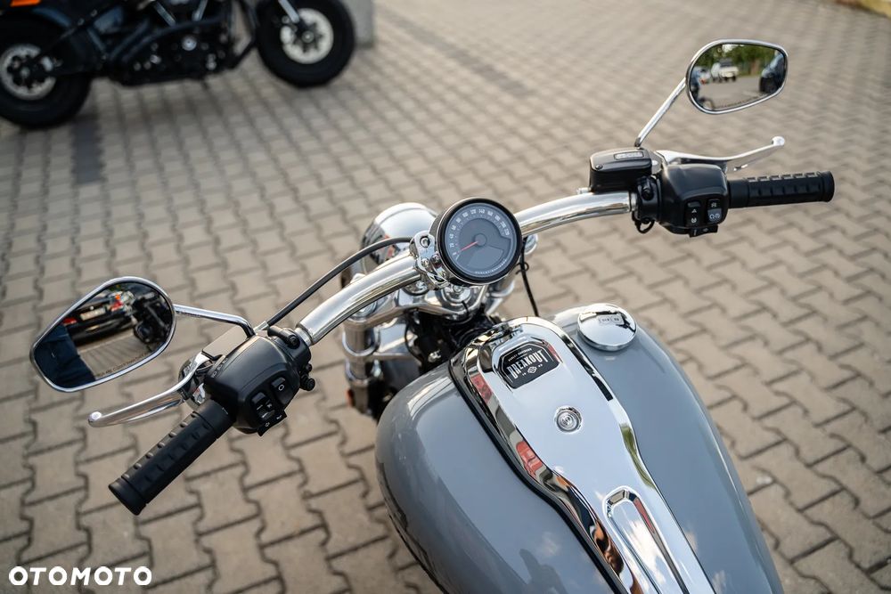 Harley-Davidson Softail Breakout - 13