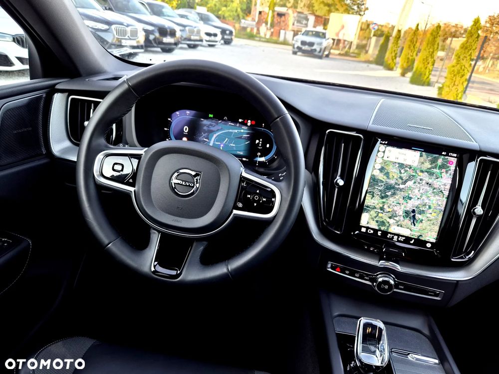 Volvo XC 60 B4 D Plus Dark - 12