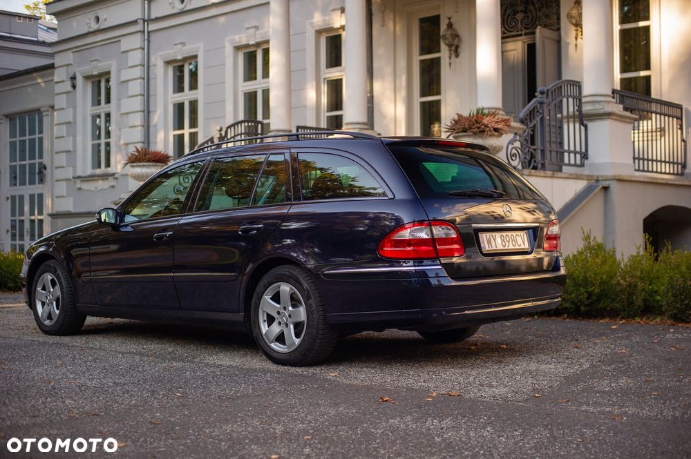 Mercedes-Benz Klasa E 320 4-Matic T Elegance - 3