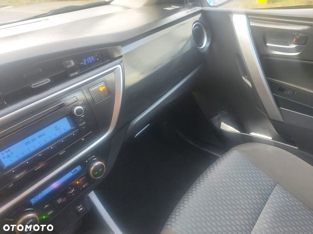 Toyota Auris 1.4 D-4D Design Edition - 27