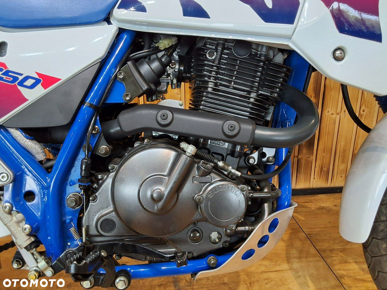 Suzuki DL - 4