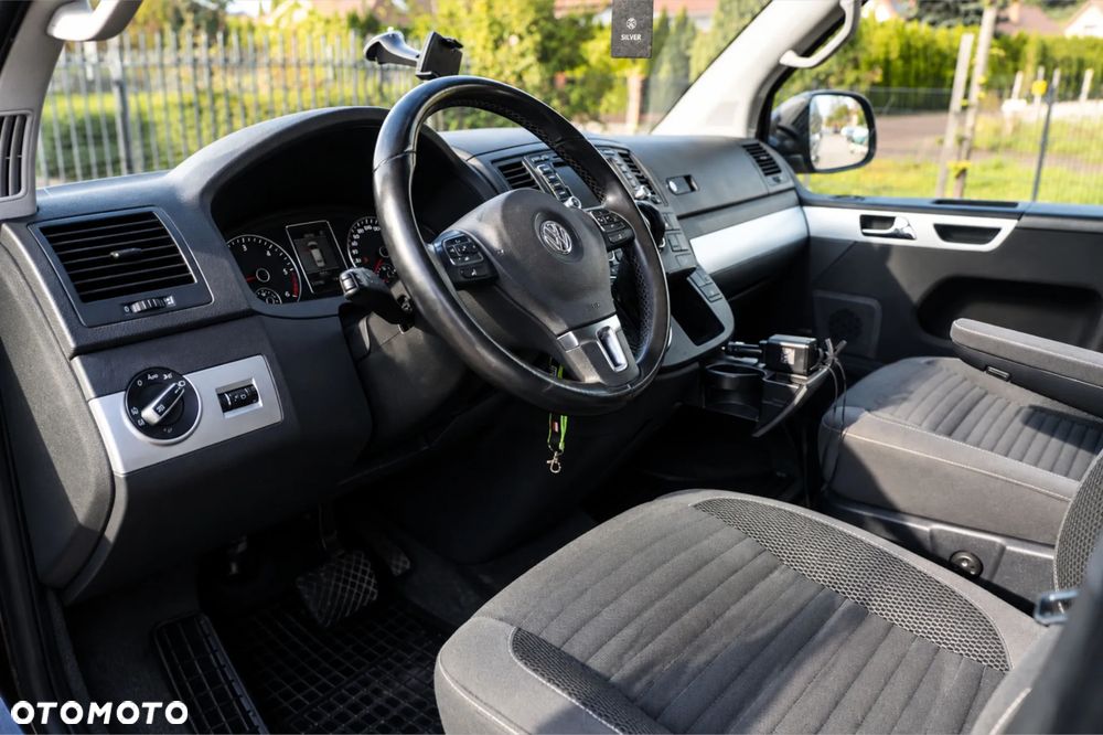 Volkswagen Multivan - 10