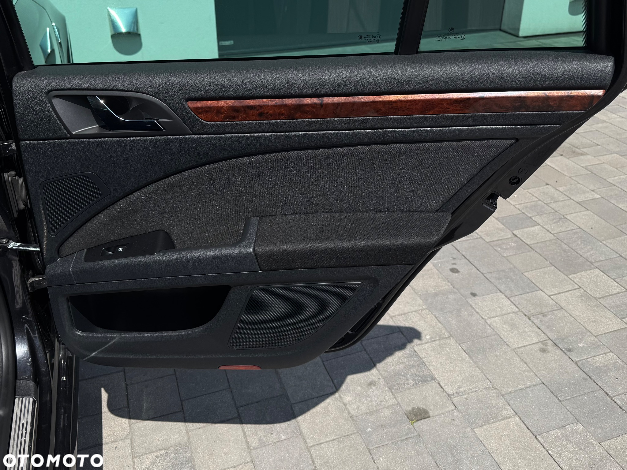 Skoda Superb 2.0 TDI DSG Elegance - 30