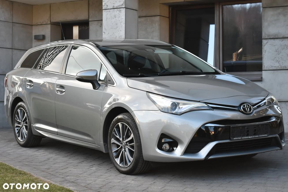 Toyota Avensis - 1