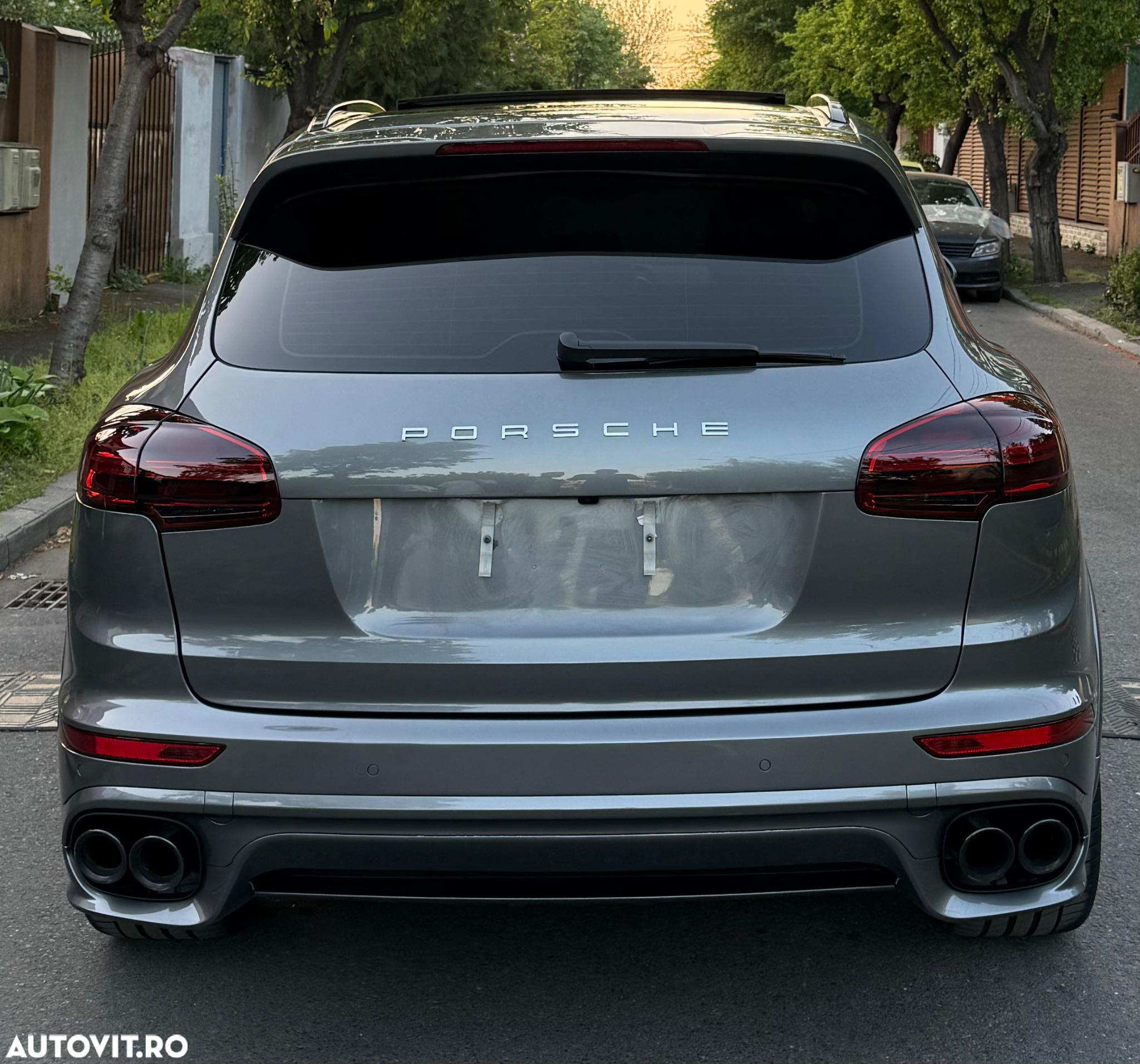 Porsche Cayenne 4.2 L S - 5