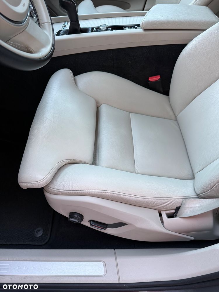 Volvo XC 60 D3 Drive-E Momentum - 26