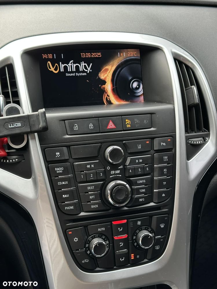 Opel Astra 2.0 CDTI DPF Cosmo - 20