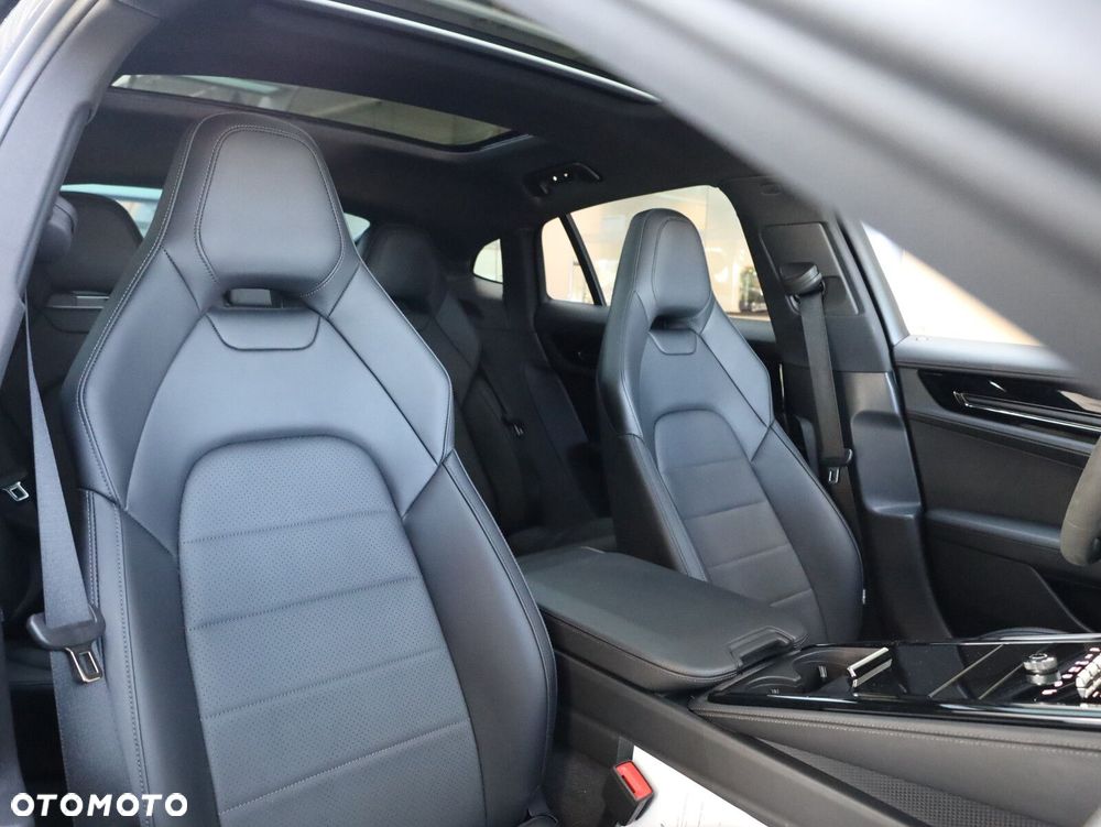 Porsche Panamera - 17