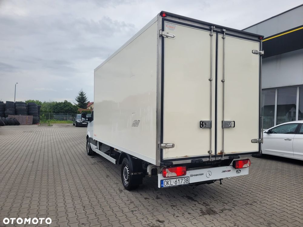 Mercedes-Benz Sprinter - 12