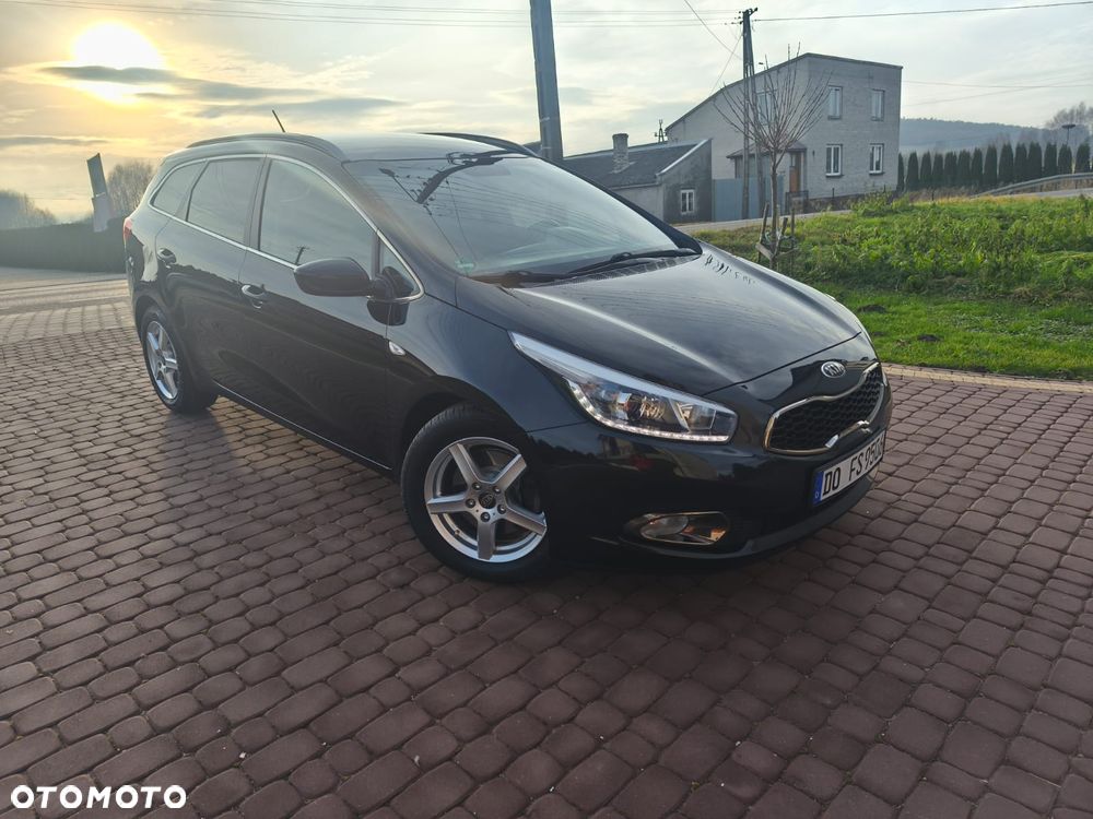 Kia Ceed 1.6 GDI Dream Team Edition - 3