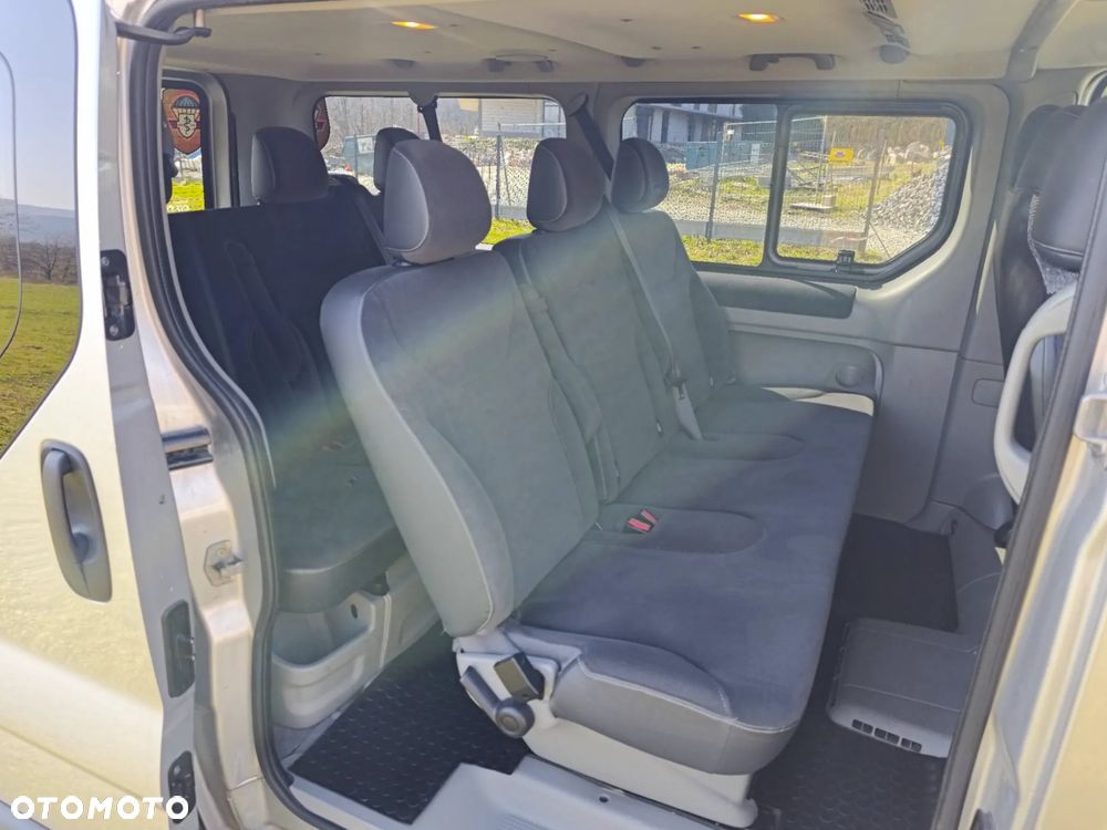 Renault Trafic Grand Passenger Expression - 10