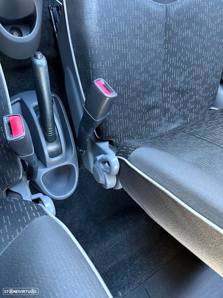 Peugeot 107 1.0 Black&Silver E5 - 15