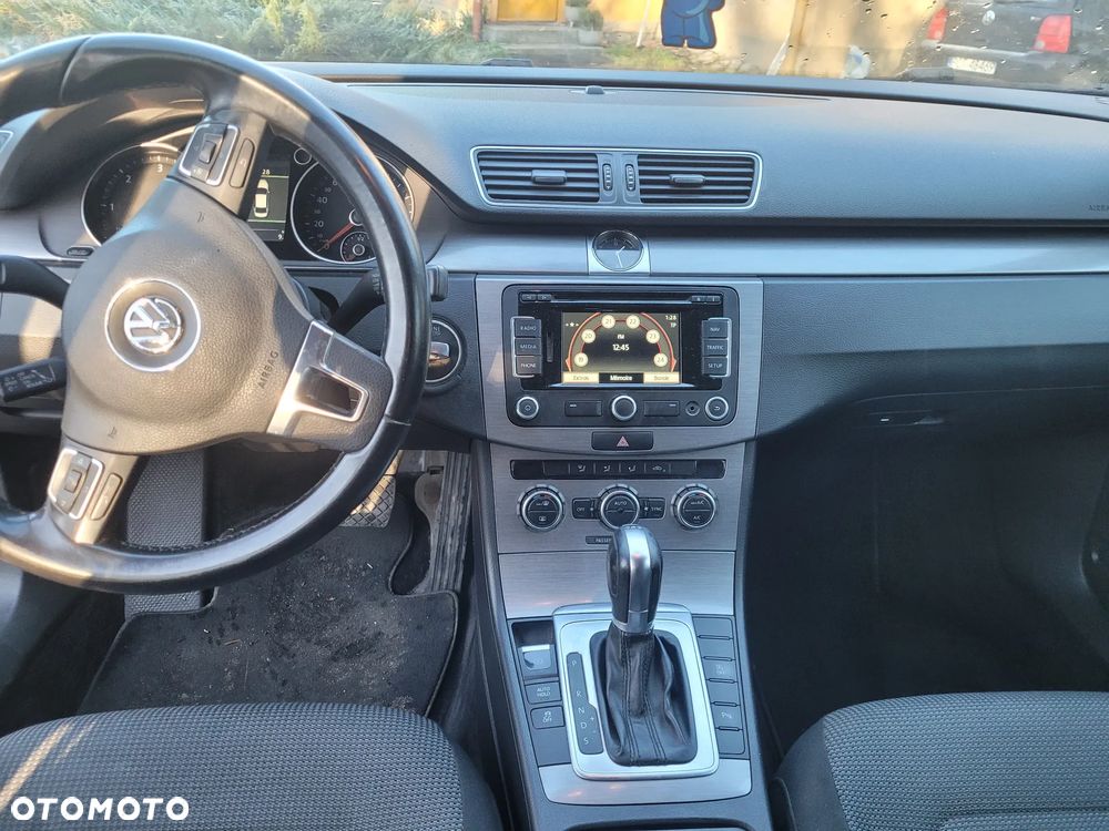 Volkswagen Passat - 8