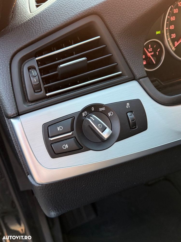 BMW Seria 5 520d xDrive - 11