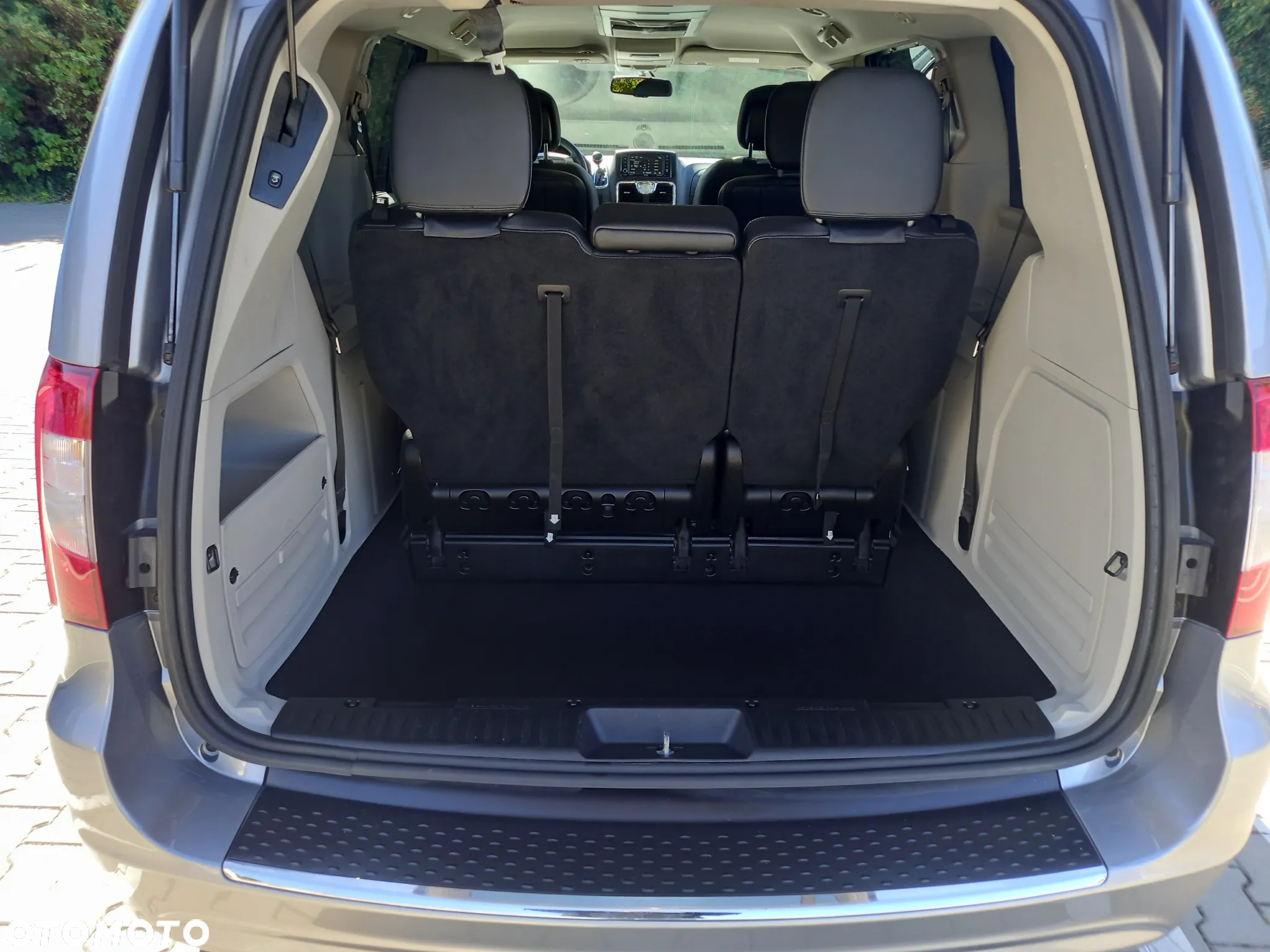 Chrysler Town & Country 3.6 Touring - 34