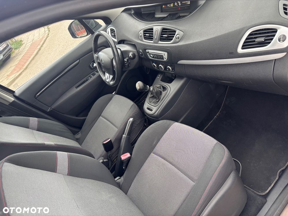 Renault Scenic 1.5 dCi Life - 12