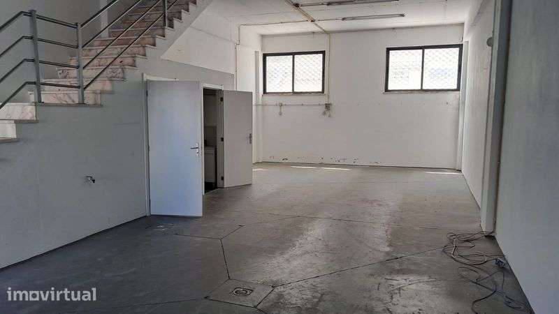 Pavilhão industrial em Santa Marta do Pinhal - Grande imagem: 3/6