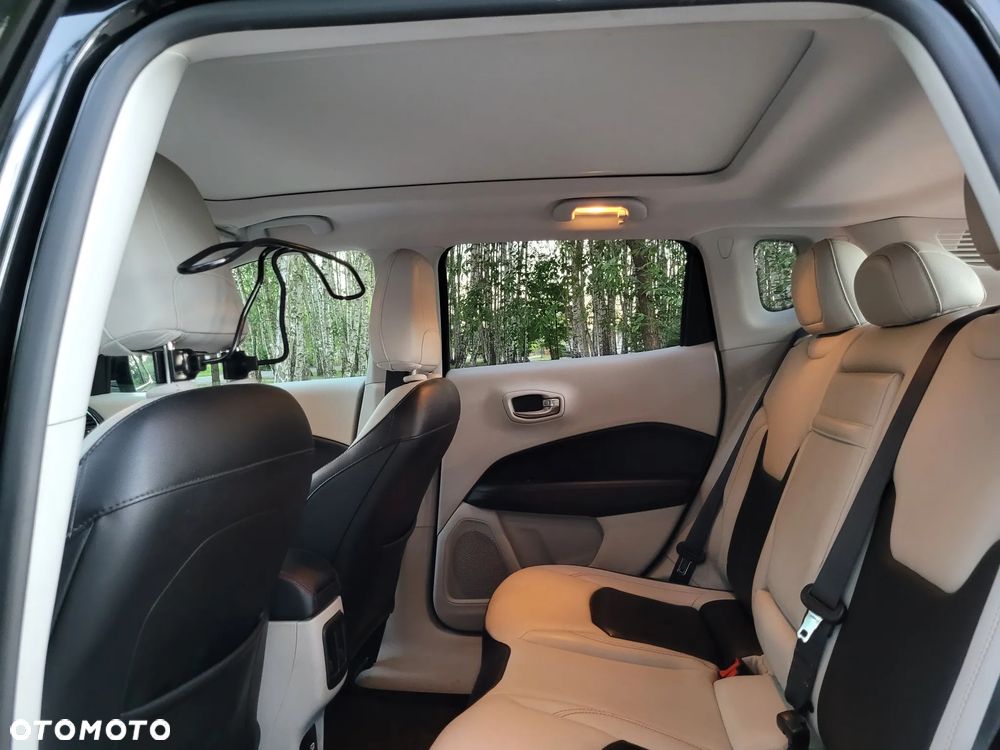Jeep Compass - 16