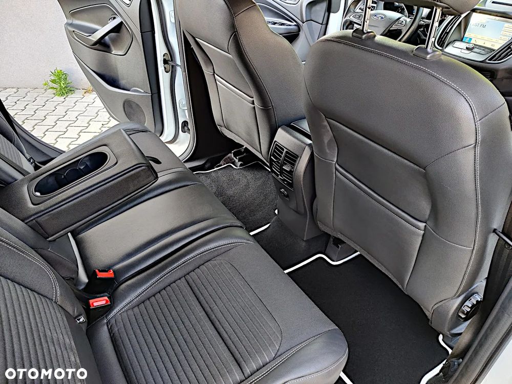 Ford Kuga 2.0 TDCi 4x2 Titanium - 22