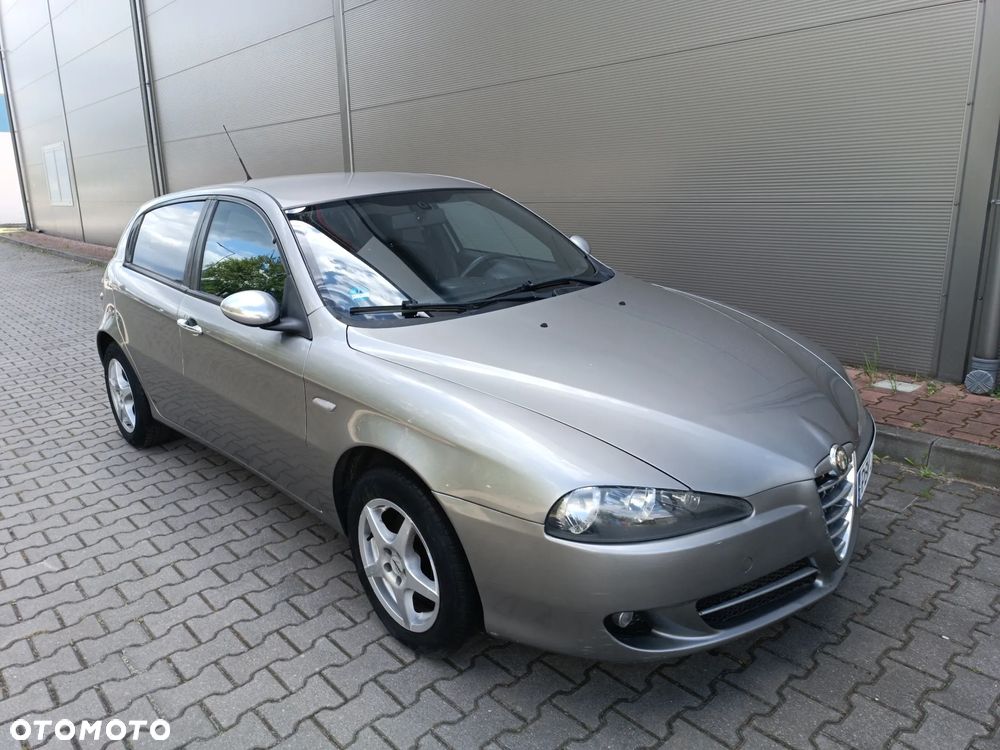 Alfa Romeo 147 1.6 Twin Spark 16V Moving - 2