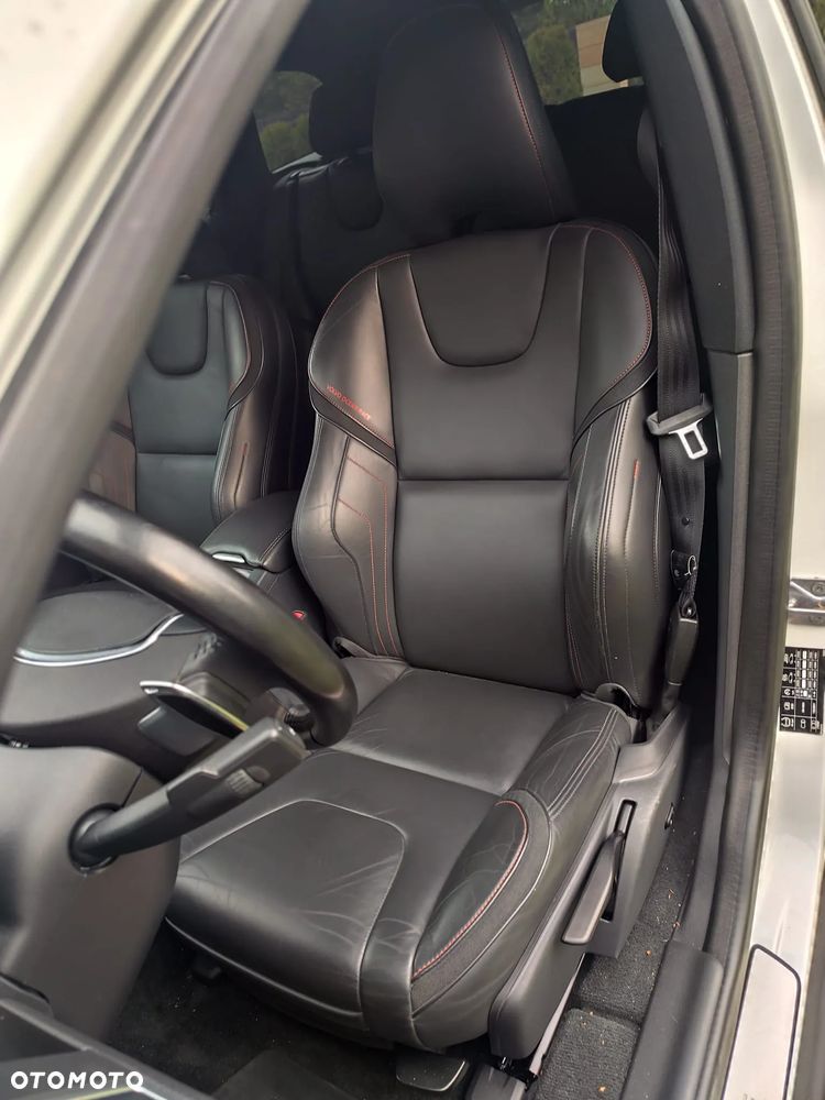 Volvo XC 60 D4 AWD Geartronic Ocean Race - 25