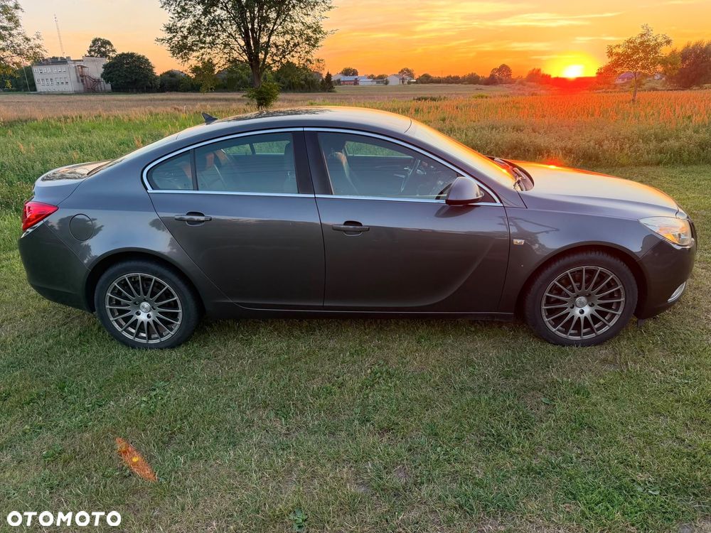 Opel Insignia - 1