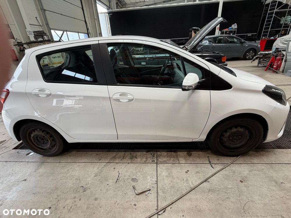 Toyota Yaris - 4