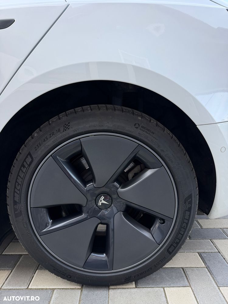 Tesla Model 3 Langstreckenbatterie Allradantrieb Dual Motor - 40