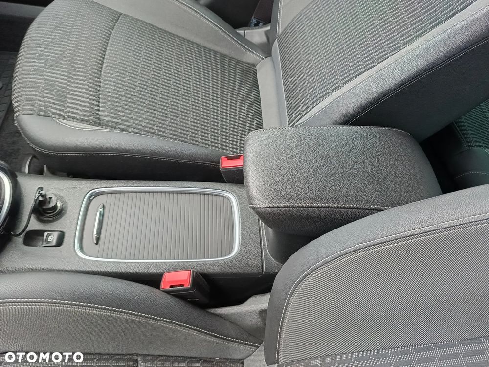 Opel Astra 1.2 T Business Elegance S&S - 9