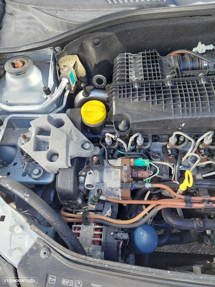 Renault Clio 1.5 dCi Authentique - 6